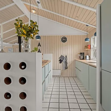 Hrefna - 500m From The Sea By Interhome *