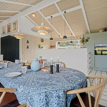 Hrefna - 500m From The Sea By Interhome *